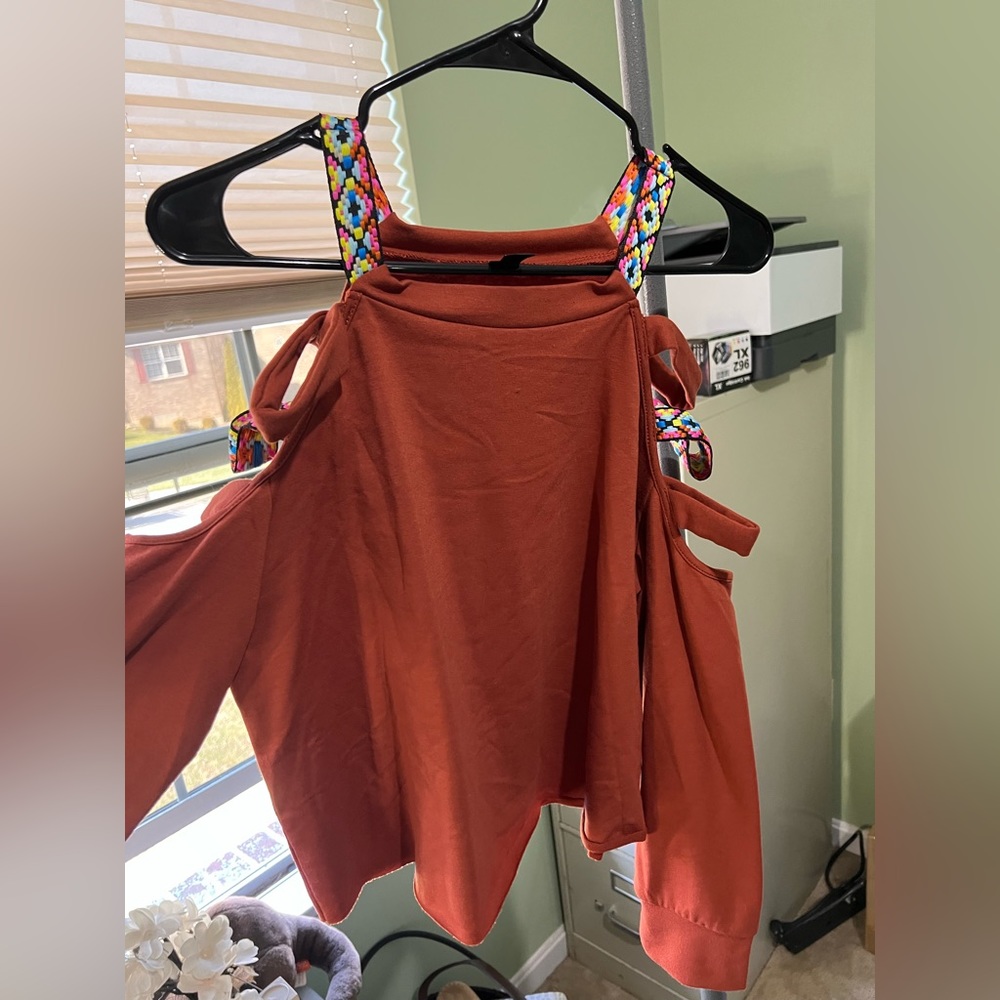 Cold Shoulder Long Sleeve Tee